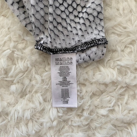 MICHAEL Michael Kors Snake Print Short Sleeve T-Shirt Top Size Petite Medium - Picture 4 of 6